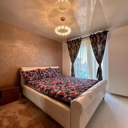 Ademi Apartment *