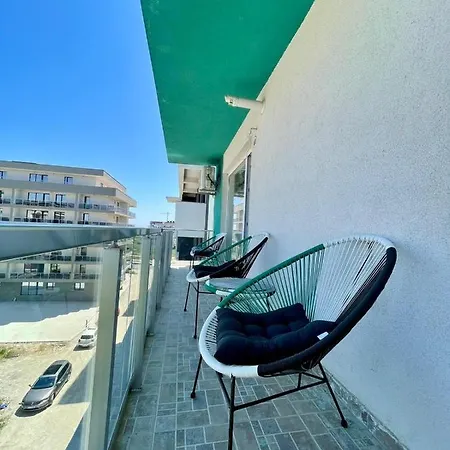 Ademi Apartment